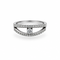 Bague double rang pavé avec pierre centrale argentée, vue de face