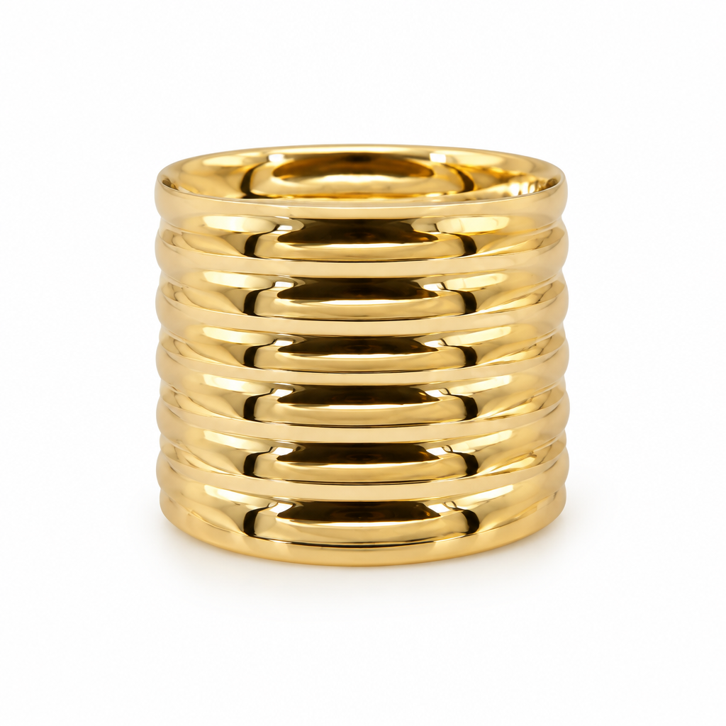 Bague large nervurée dorée, vue de face
