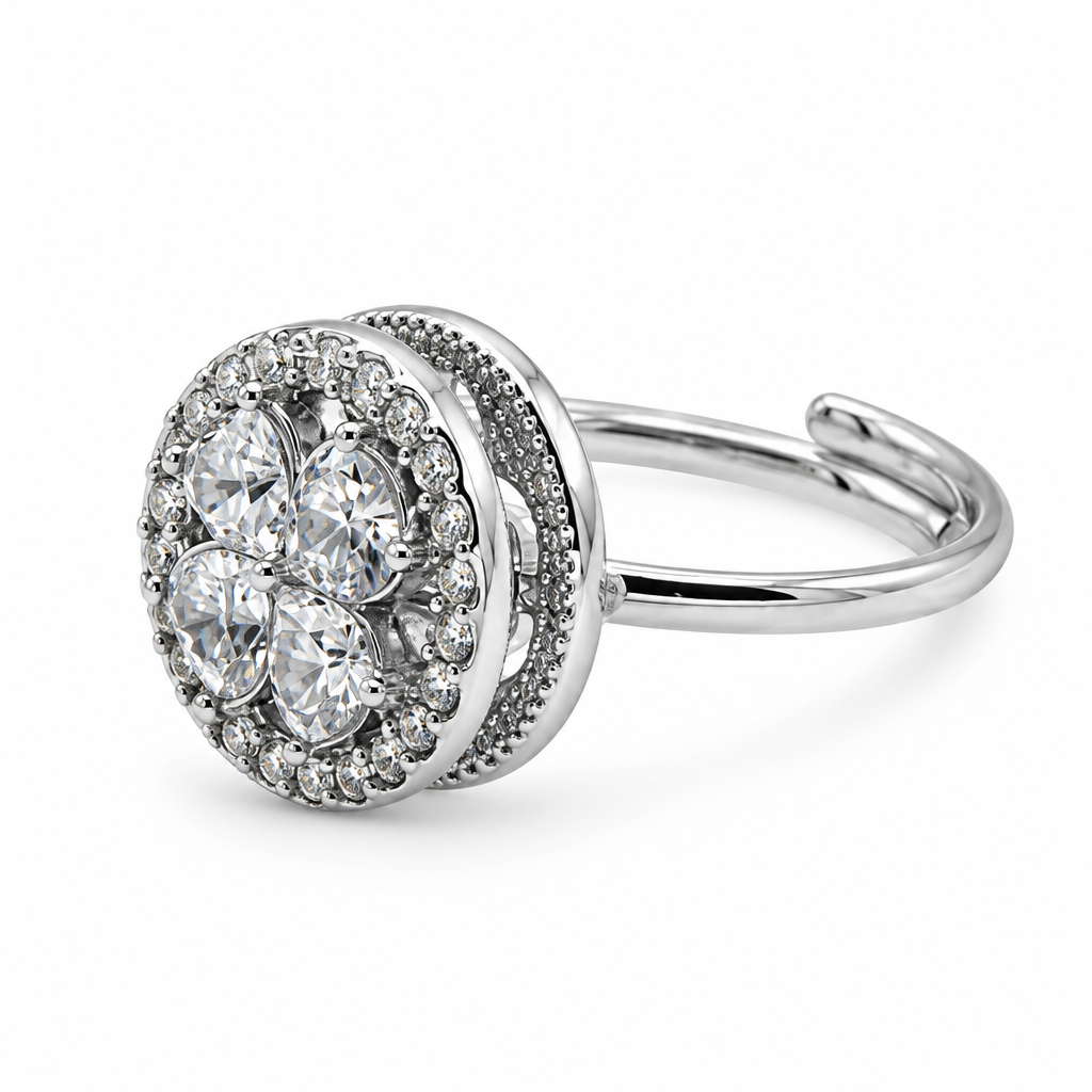 Bague ronde pavée fleur de pierres, vue de côté, argentée